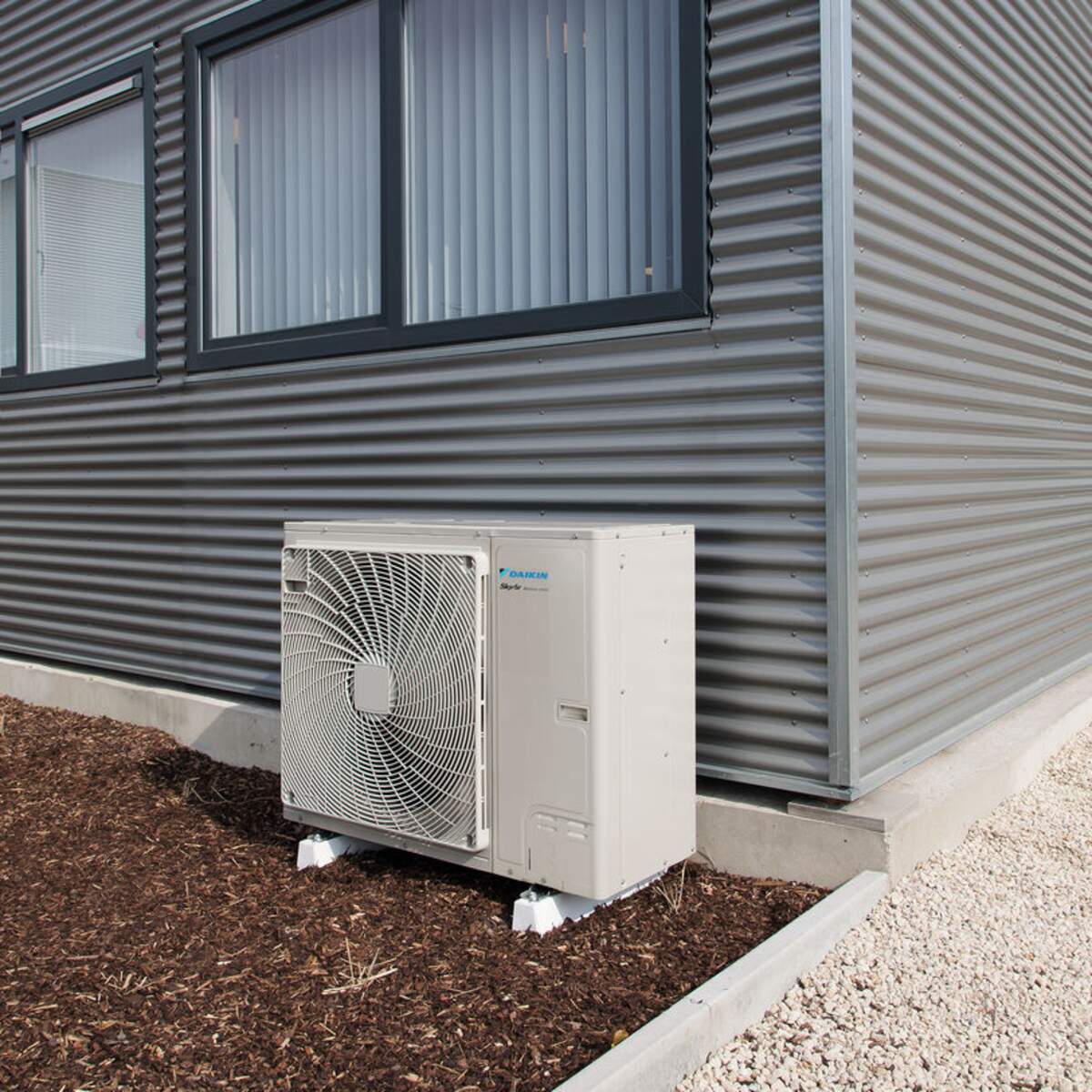 Daikin buitenunit 25,0 kW R32 400 V RZA250D — afbeelding 2